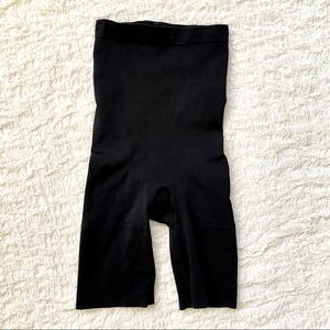 Spanx High Waisted Shape-wear Shorts, Small